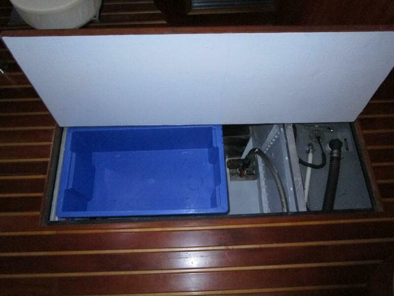 2003 Tiara Yachts 5200 Express - Photo 23