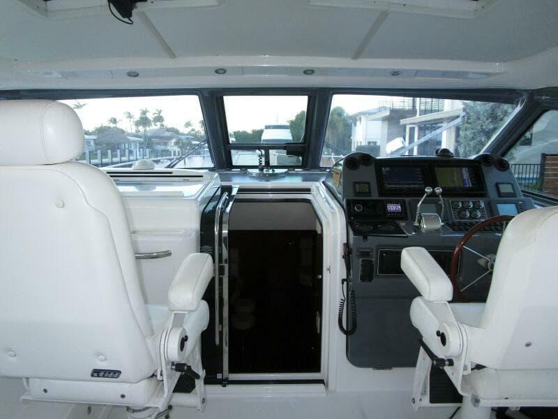 2003 Tiara Yachts 5200 Express - Photo 28