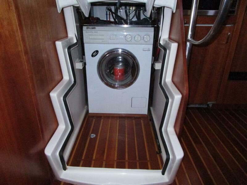 2003 Tiara Yachts 5200 Express - Photo 13