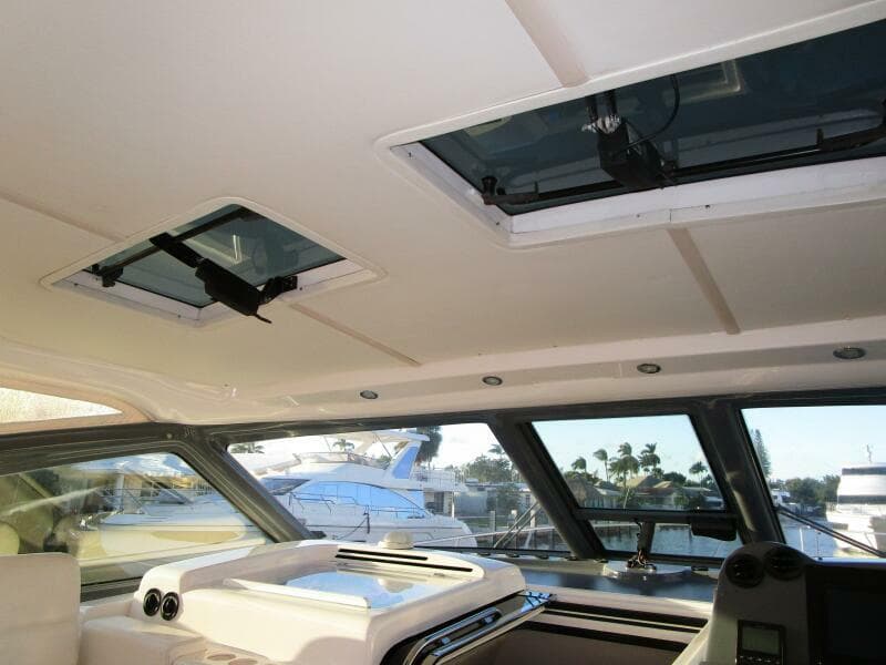 2003 Tiara Yachts 5200 Express - Photo 38