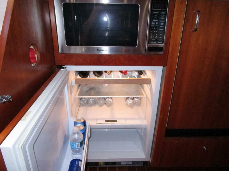 2003 Tiara Yachts 5200 Express - Photo 10