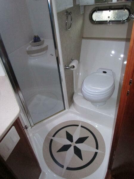 2003 Tiara Yachts 5200 Express - Photo 21