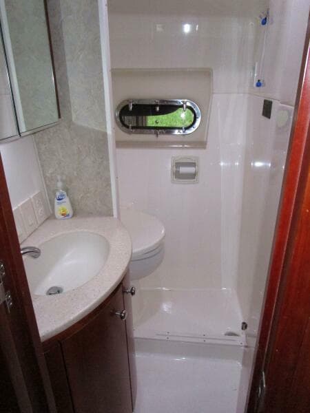 2003 Tiara Yachts 5200 Express - Photo 16