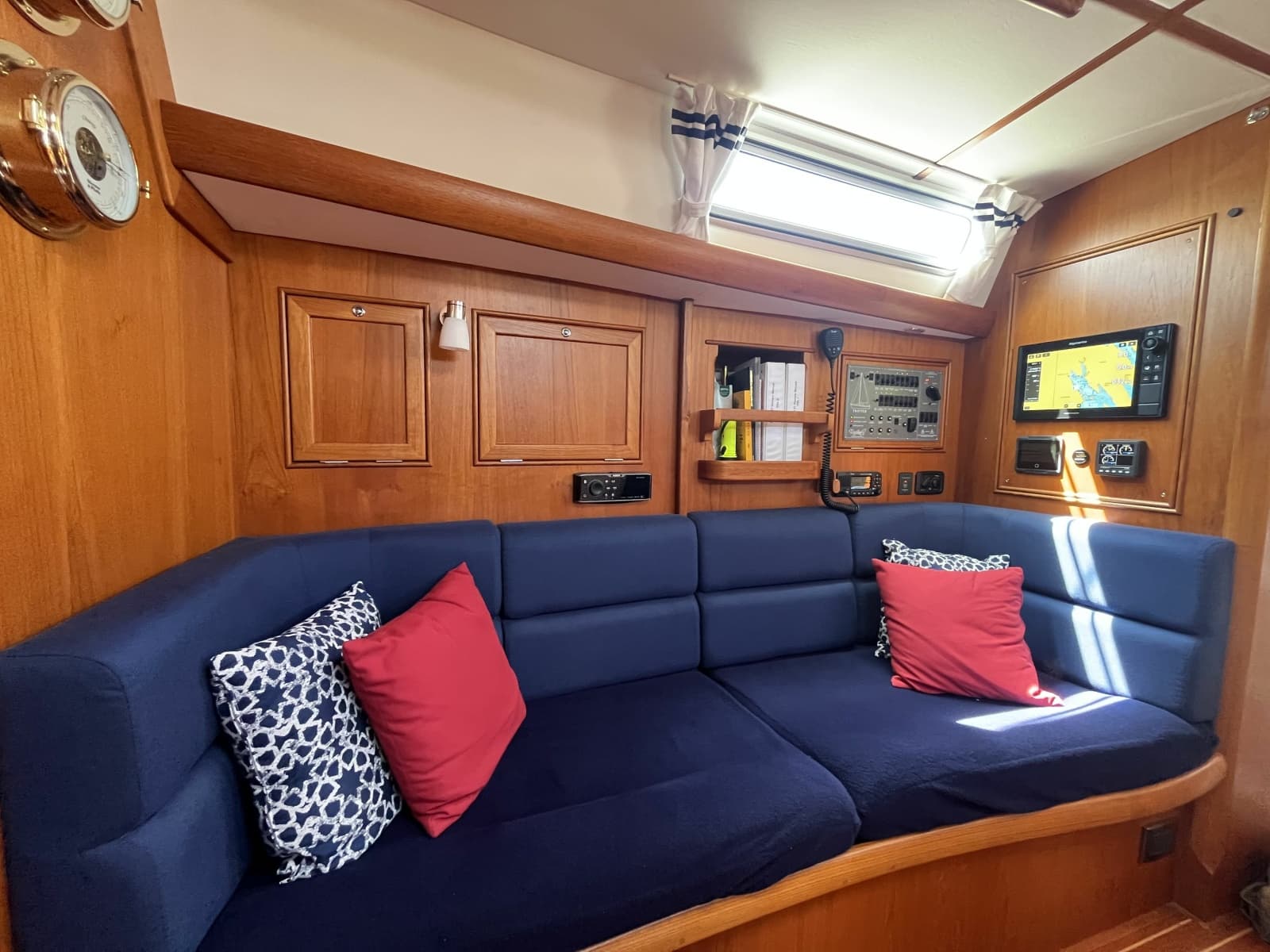 2017 Rustler 37 - Photo 21