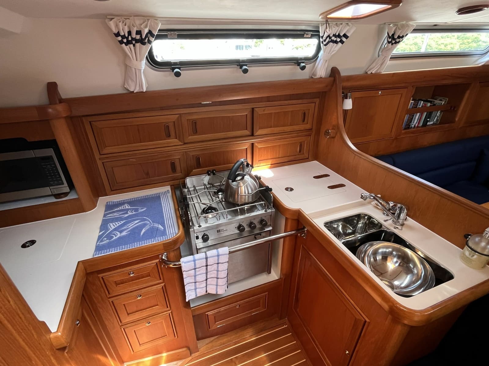 2017 Rustler 37 - Photo 18