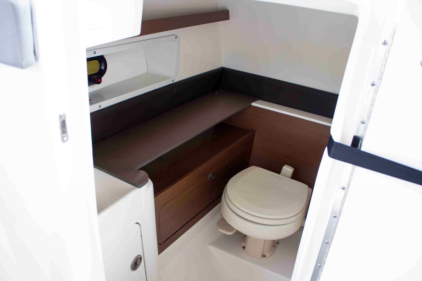 2024 Sea Ray SDX 290 - Photo 12