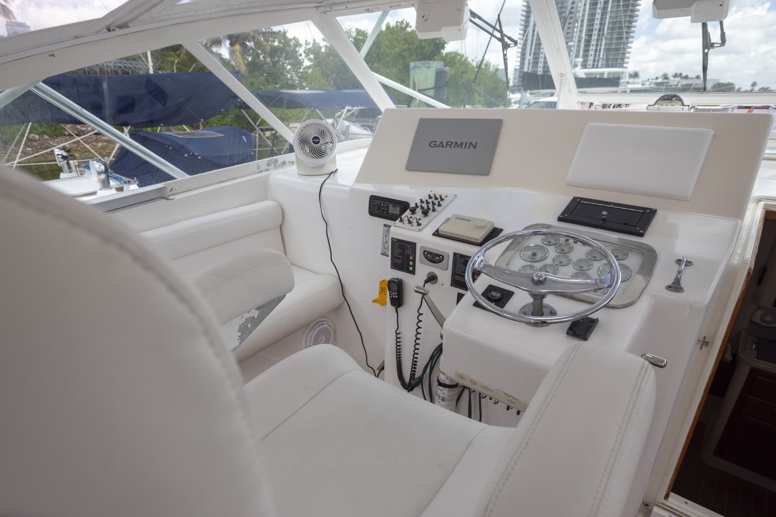 2000 Cabo 45 EXPRESS - Photo 17