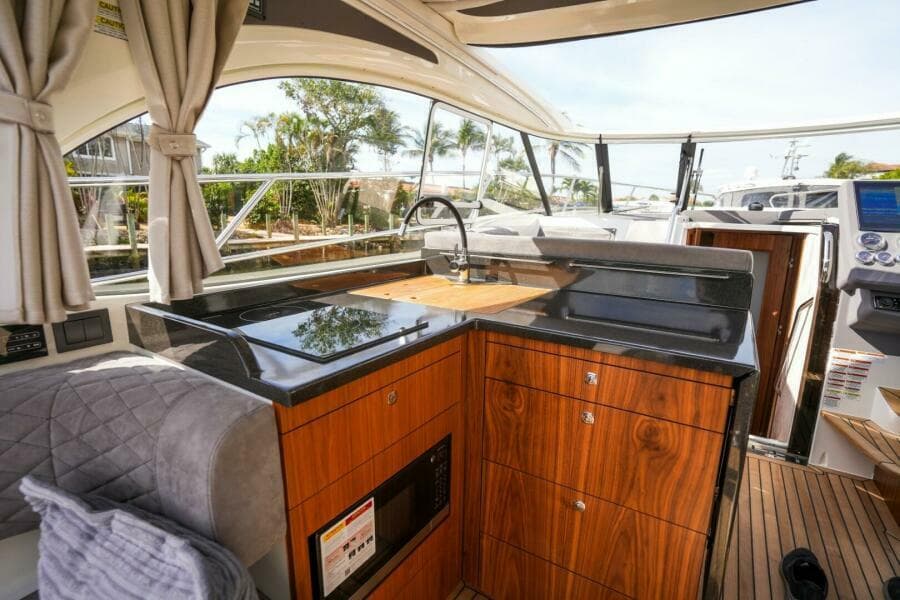 2026 Marex 360 Cabriolet Cruiser - Photo 19