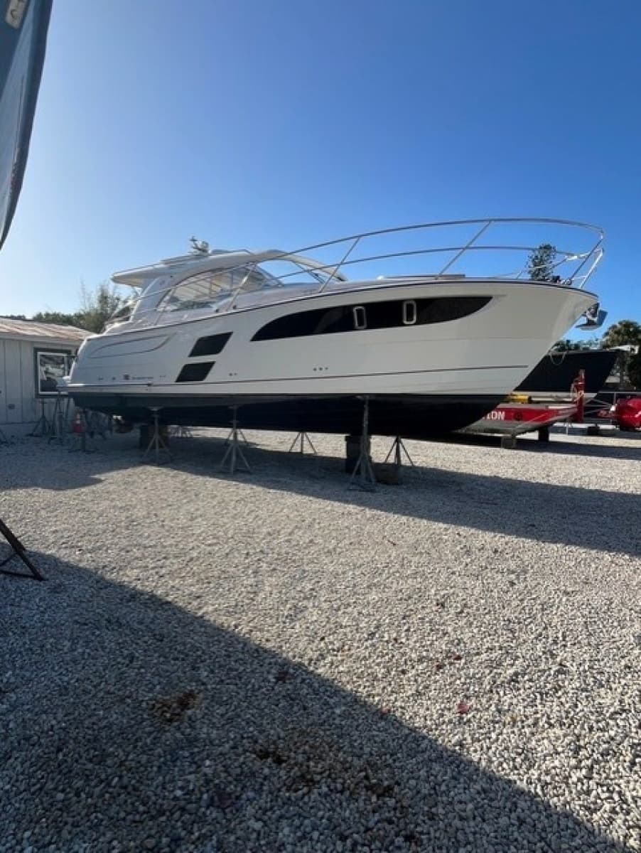 2026 Marex 360 Cabriolet Cruiser - Photo 13