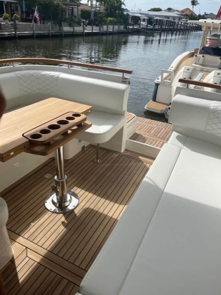 2026 Marex 360 Cabriolet Cruiser - Photo 8