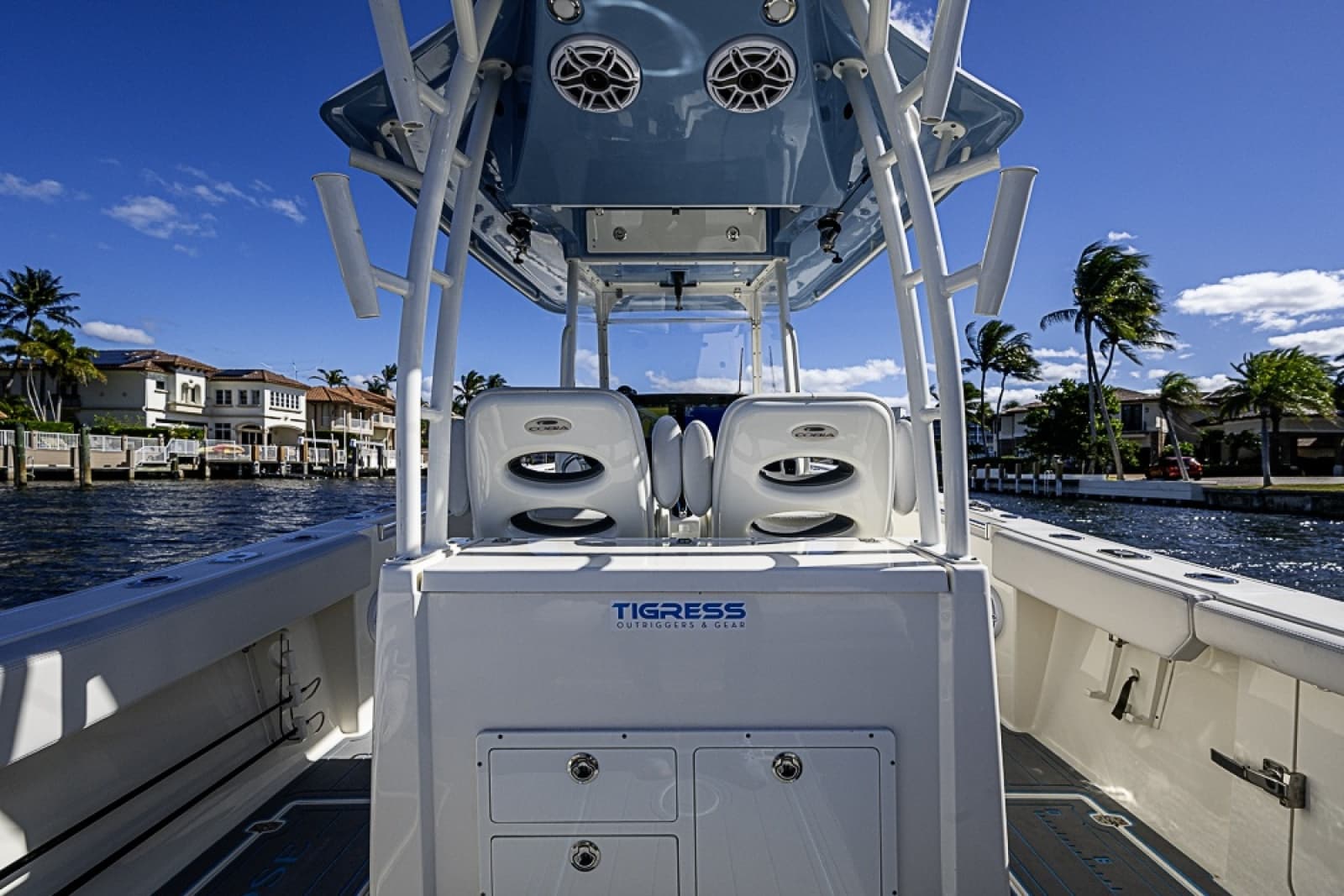 2021 Cobia 320 CC - Photo 11
