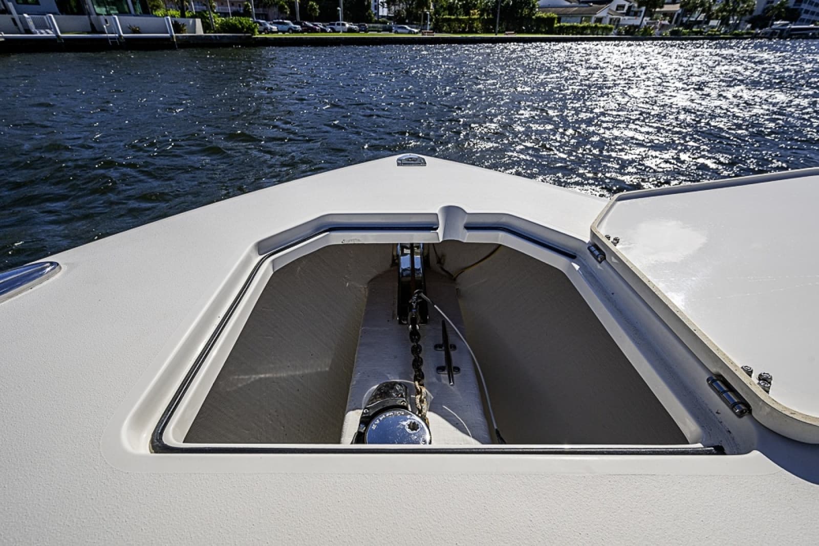 2021 Cobia 320 CC - Photo 4