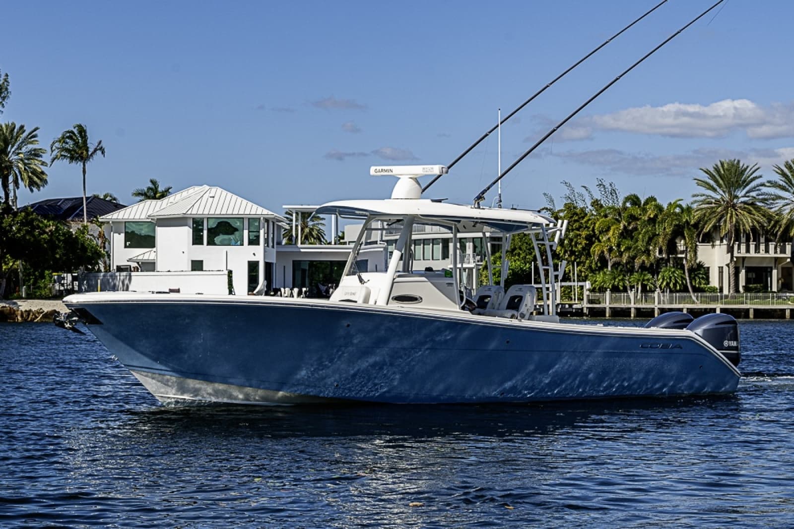 2021 Cobia 320 CC - Photo 27