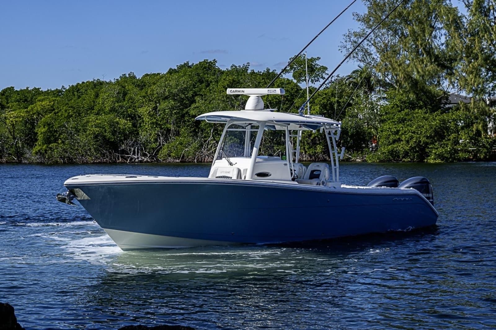 2021 Cobia 320 CC - Photo 44
