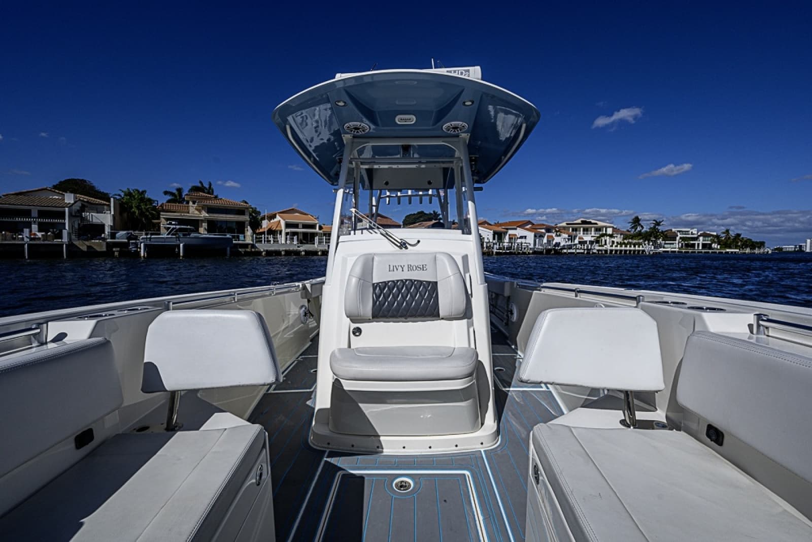 2021 Cobia 320 CC - Photo 5