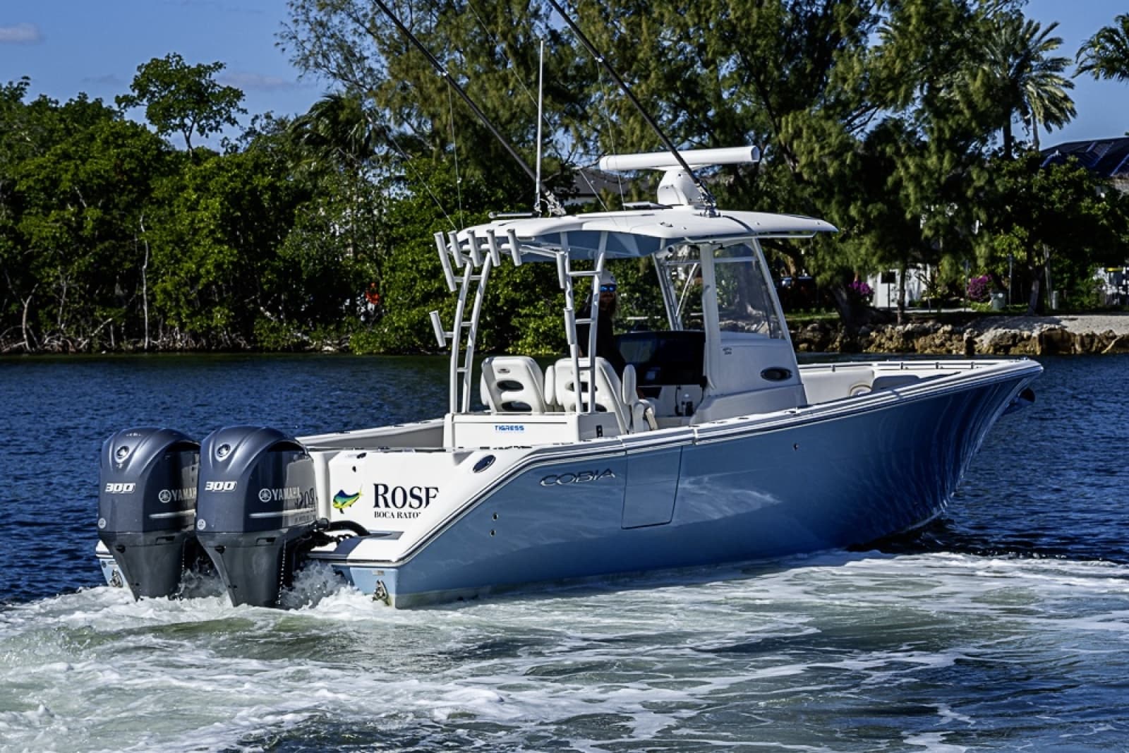 2021 Cobia 320 CC - Photo 36