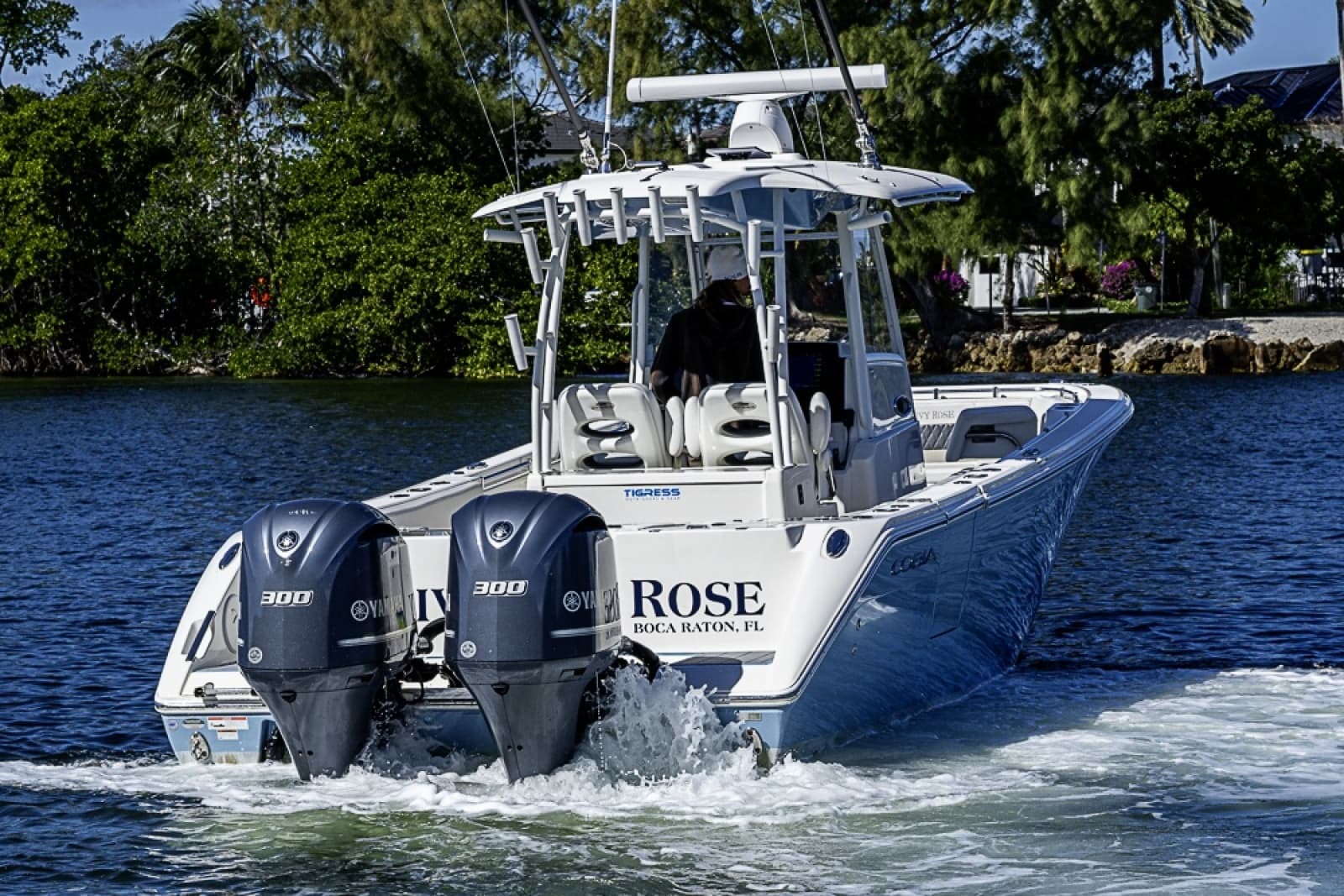 2021 Cobia 320 CC - Photo 35