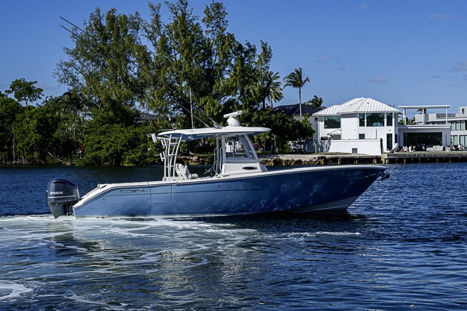 2021 Cobia 320 CC - Photo 38