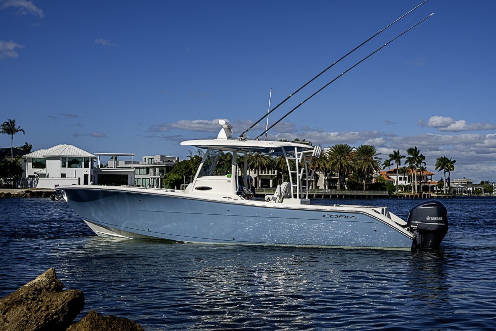 2021 Cobia 320 CC - Photo 30