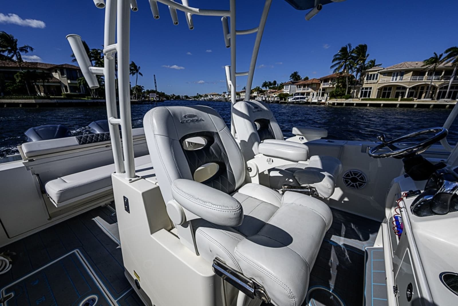 2021 Cobia 320 CC - Photo 24