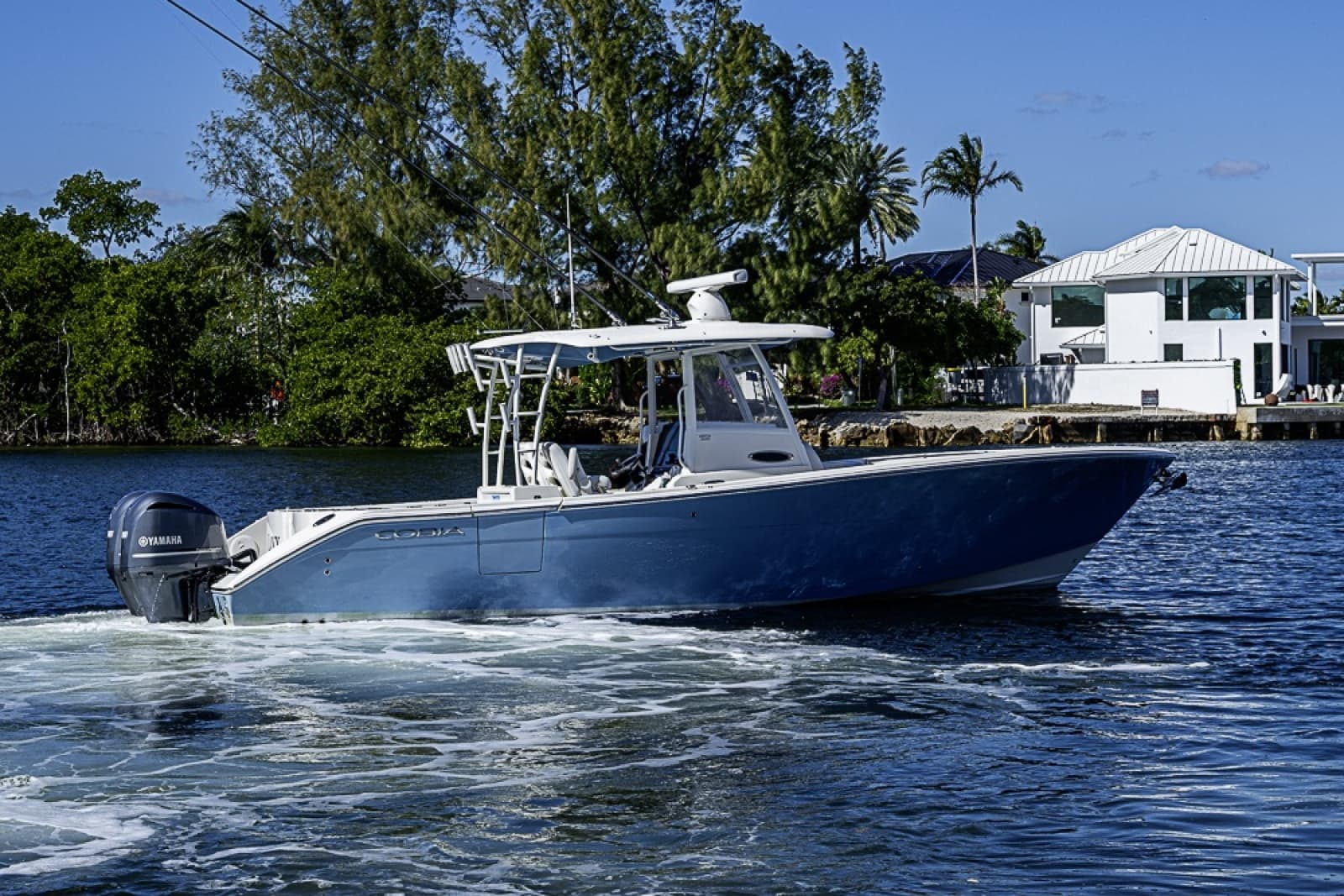 2021 Cobia 320 CC - Photo 37