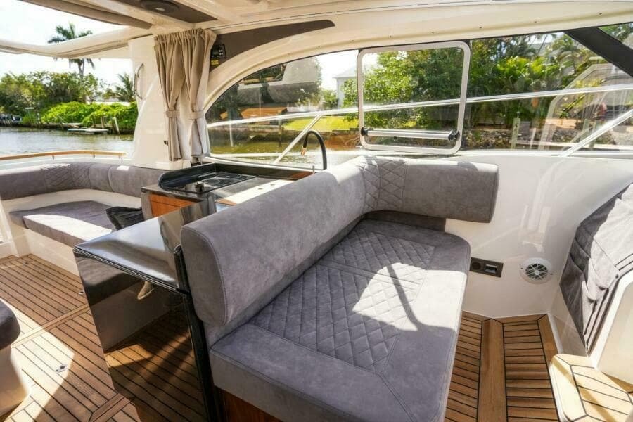 2026 Marex 360 Cabriolet Cruiser - Photo 18