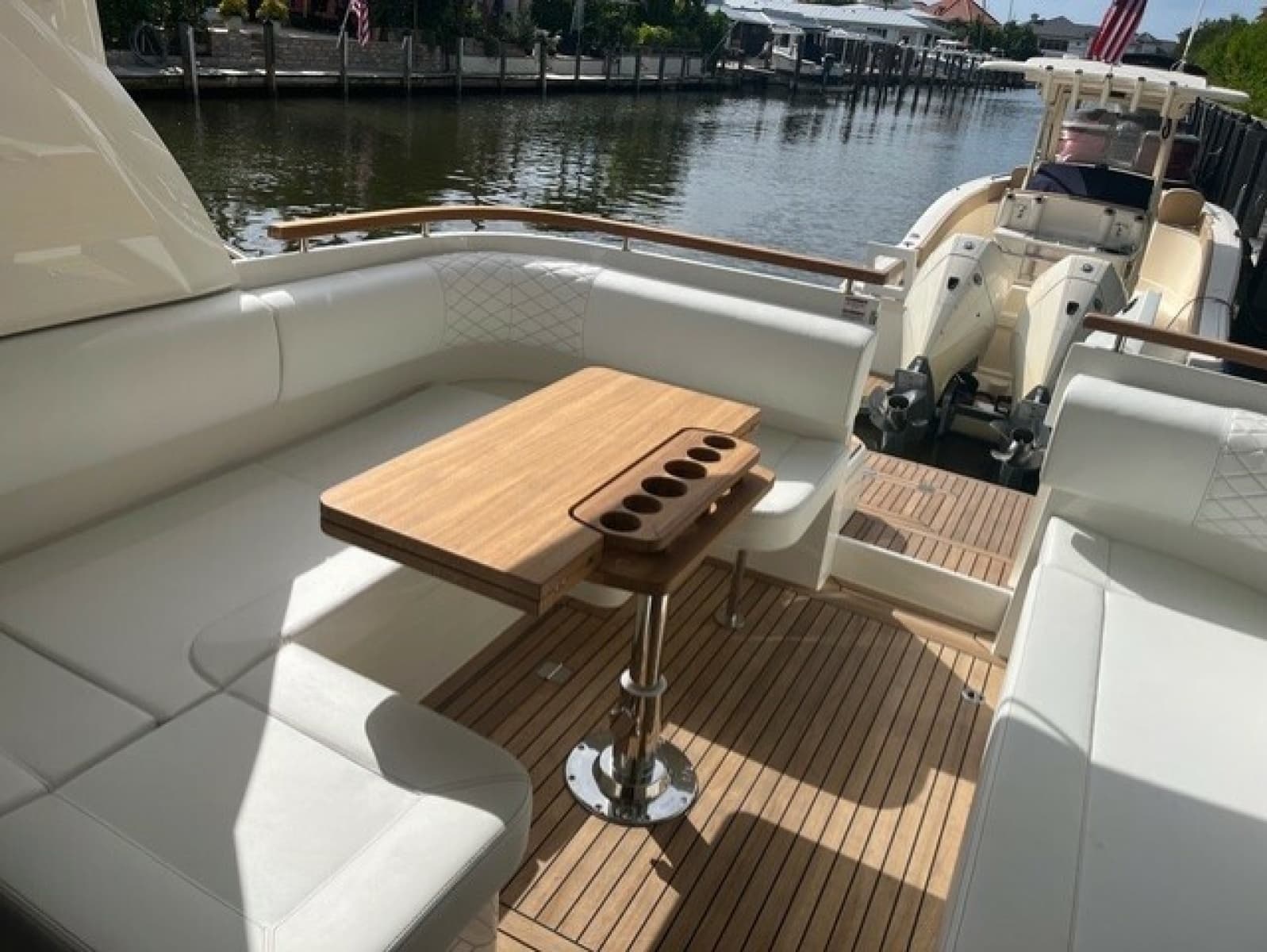 2026 Marex 360 Cabriolet Cruiser - Photo 8