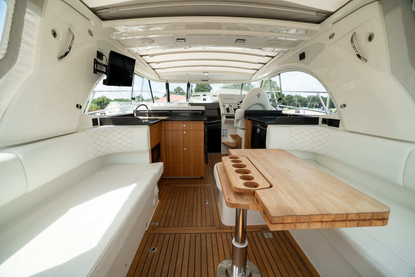 2026 Marex 360 Cabriolet Cruiser - Photo 9