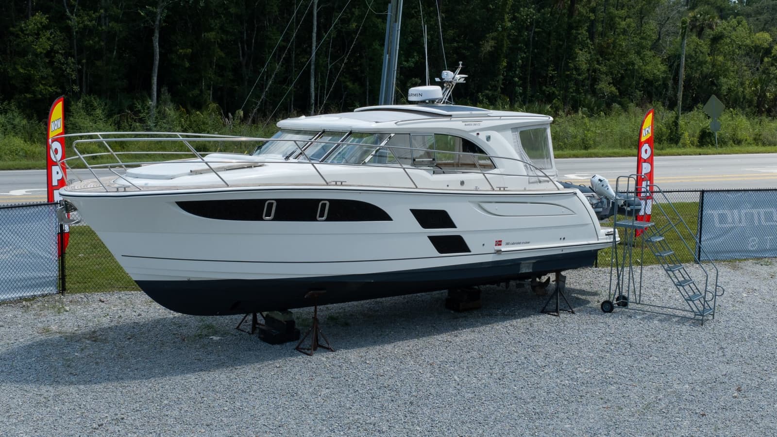 2026 Marex 360 Cabriolet Cruiser - Photo 3