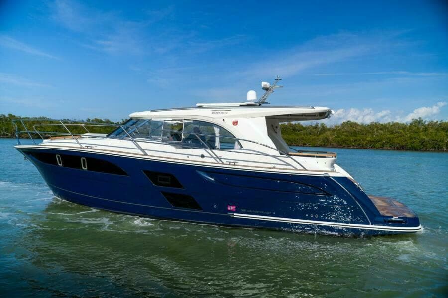 2026 Marex 360 Cabriolet Cruiser - Photo 2