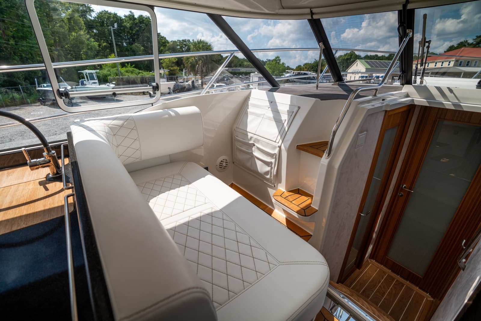 2026 Marex 360 Cabriolet Cruiser - Photo 17