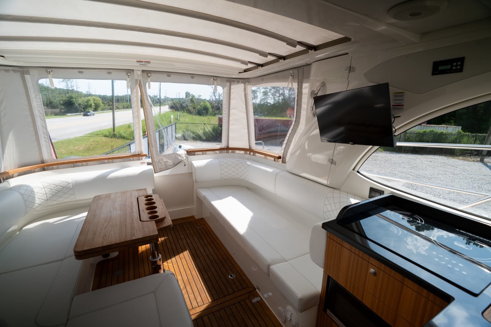 2026 Marex 360 Cabriolet Cruiser - Photo 12