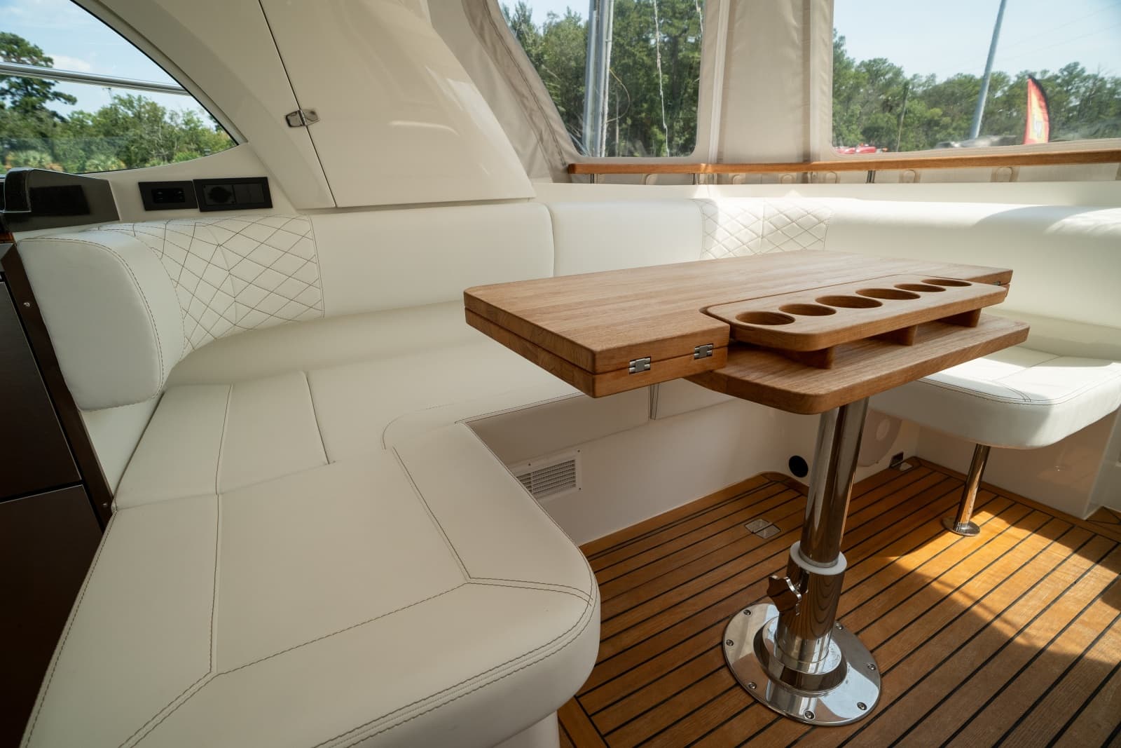 2026 Marex 360 Cabriolet Cruiser - Photo 10