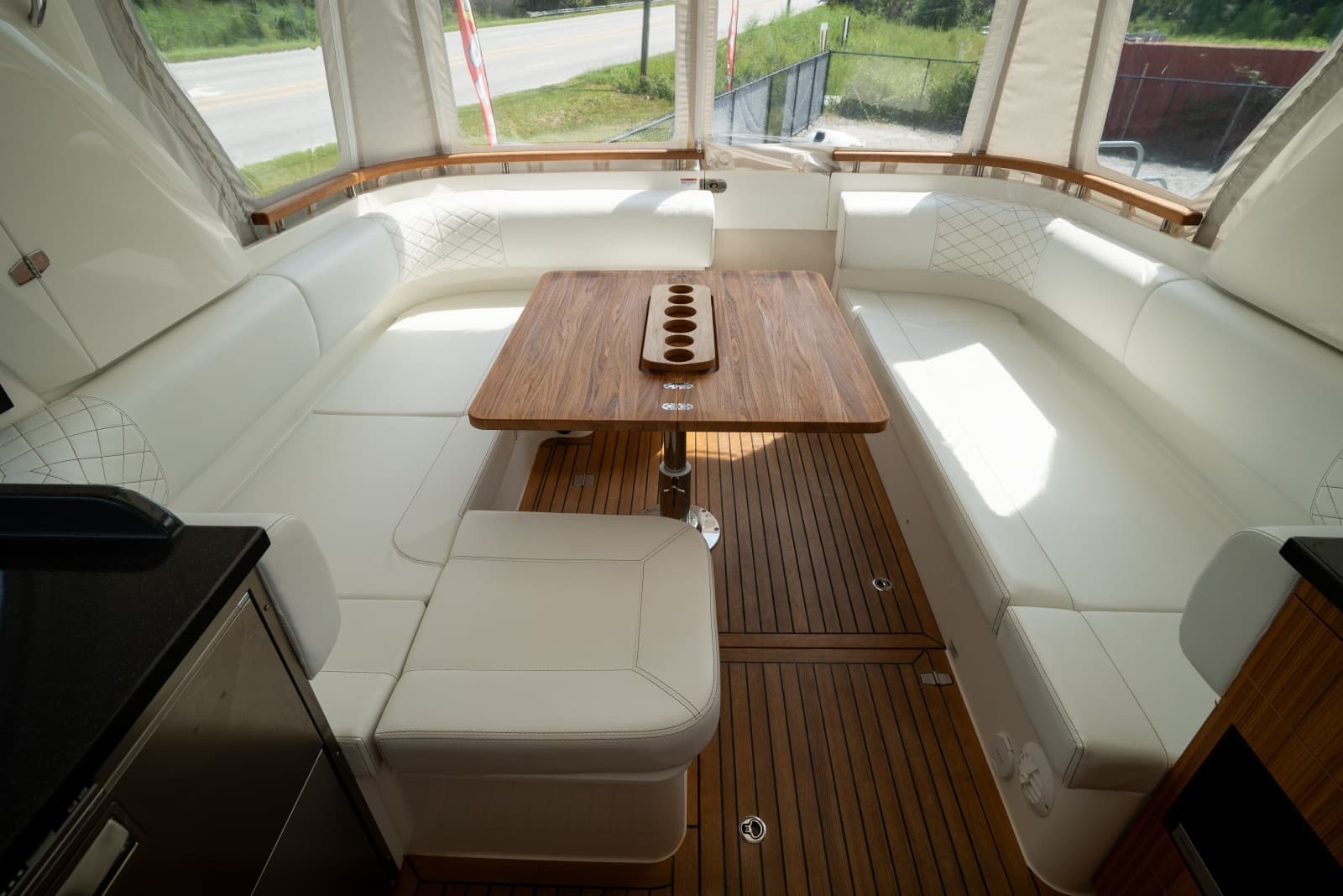2026 Marex 360 Cabriolet Cruiser - Photo 11