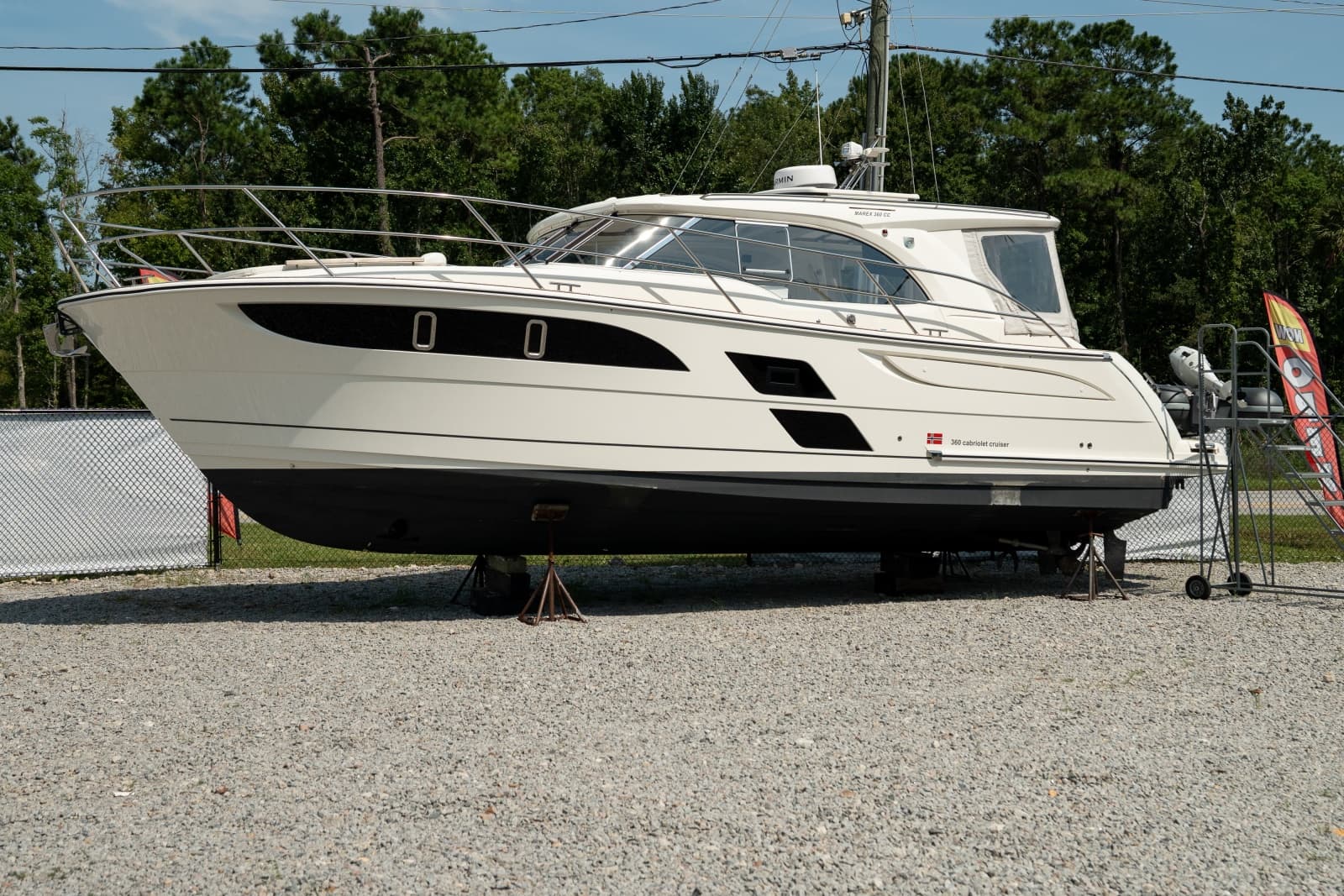 2026 Marex 360 Cabriolet Cruiser - Photo 4