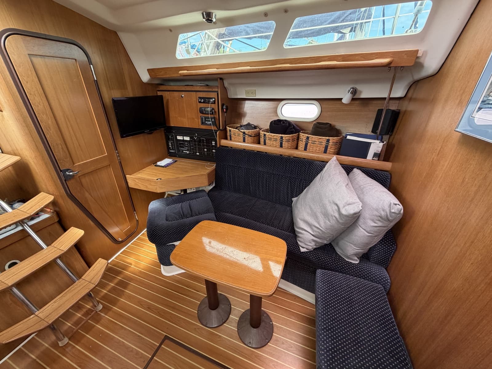 2004 Catalina Catalina 350 - Photo 47