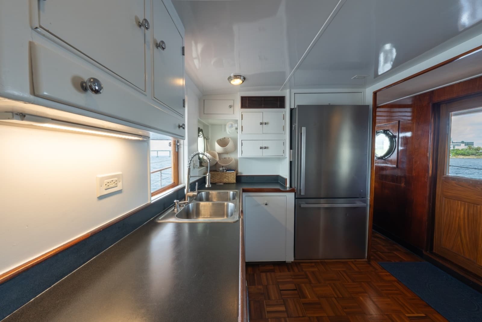 1939 Mathis Trumpy Trumpy Fantail Houseboat - Photo 18