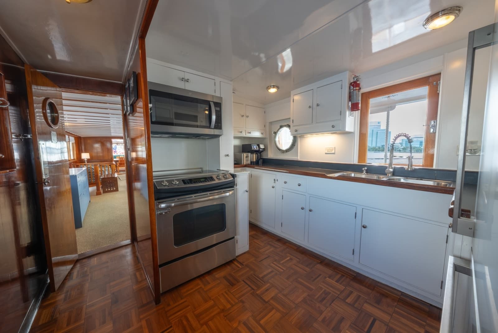 1939 Mathis Trumpy Trumpy Fantail Houseboat - Photo 17