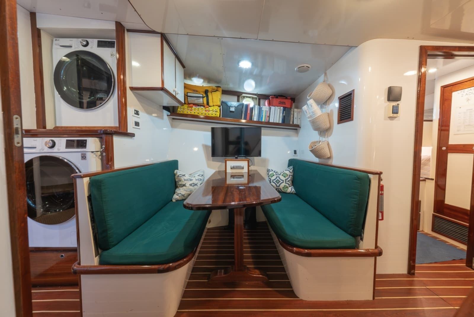 1939 Mathis Trumpy Trumpy Fantail Houseboat - Photo 22