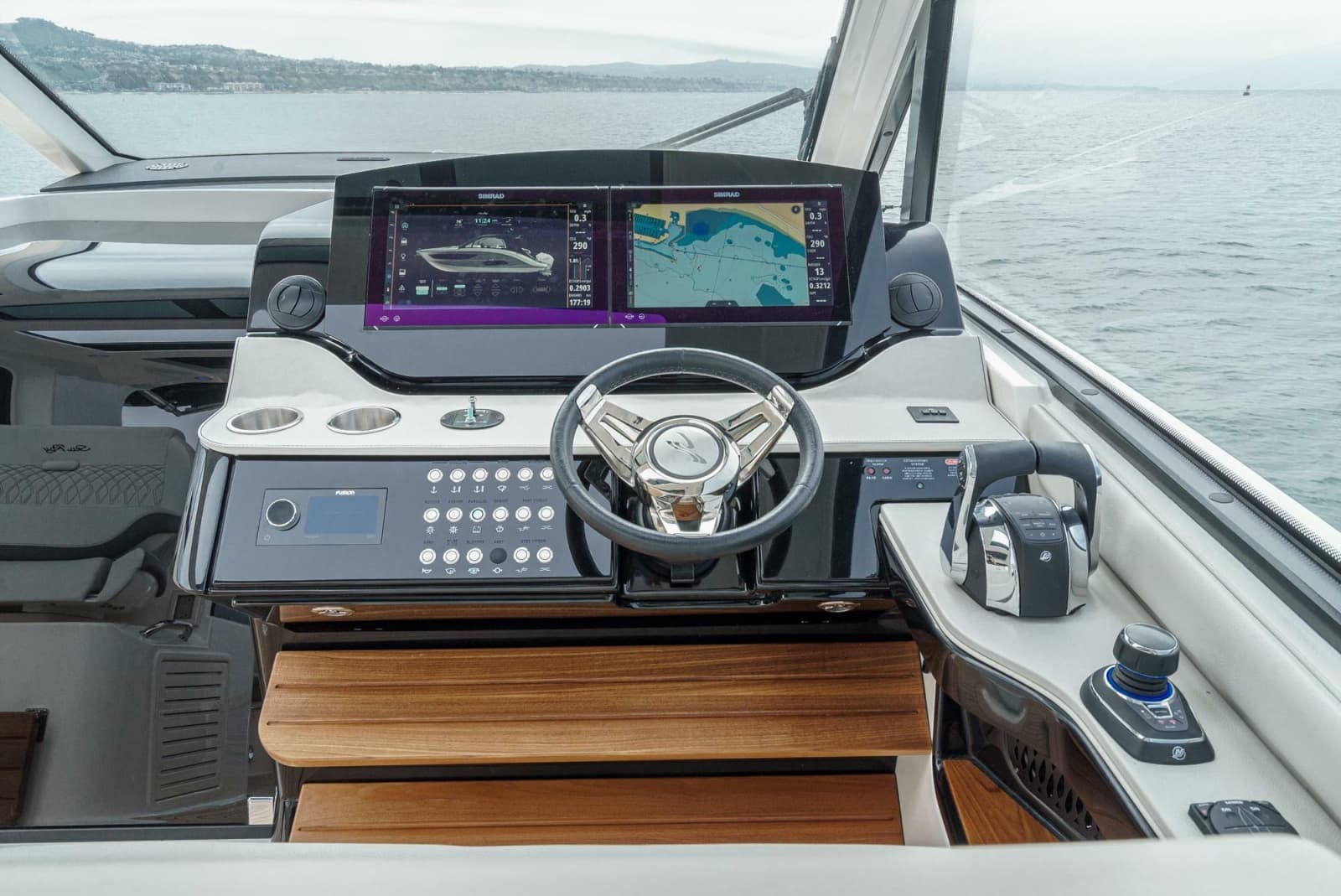 2022 Sea Ray 370 Sundancer - Photo 3