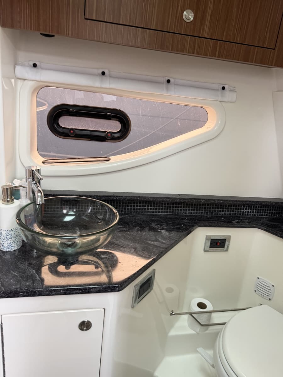 2022 Sea Ray 370 Sundancer - Photo 13