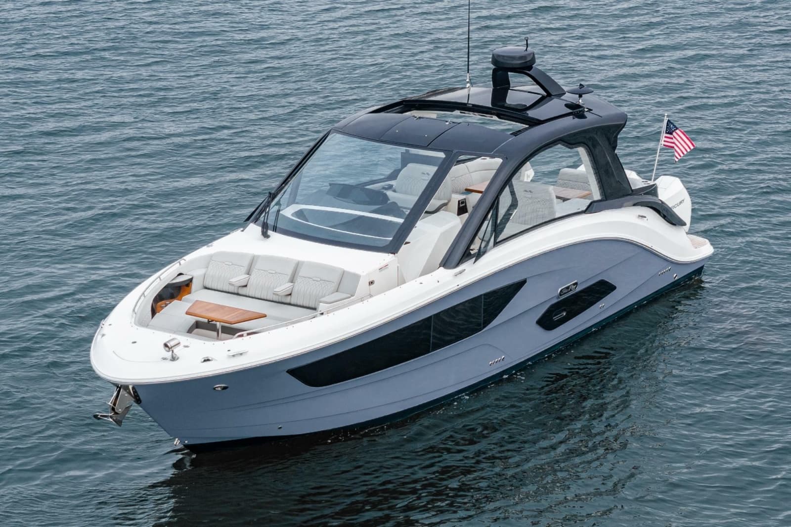 2022 Sea Ray 370 Sundancer - Photo 2