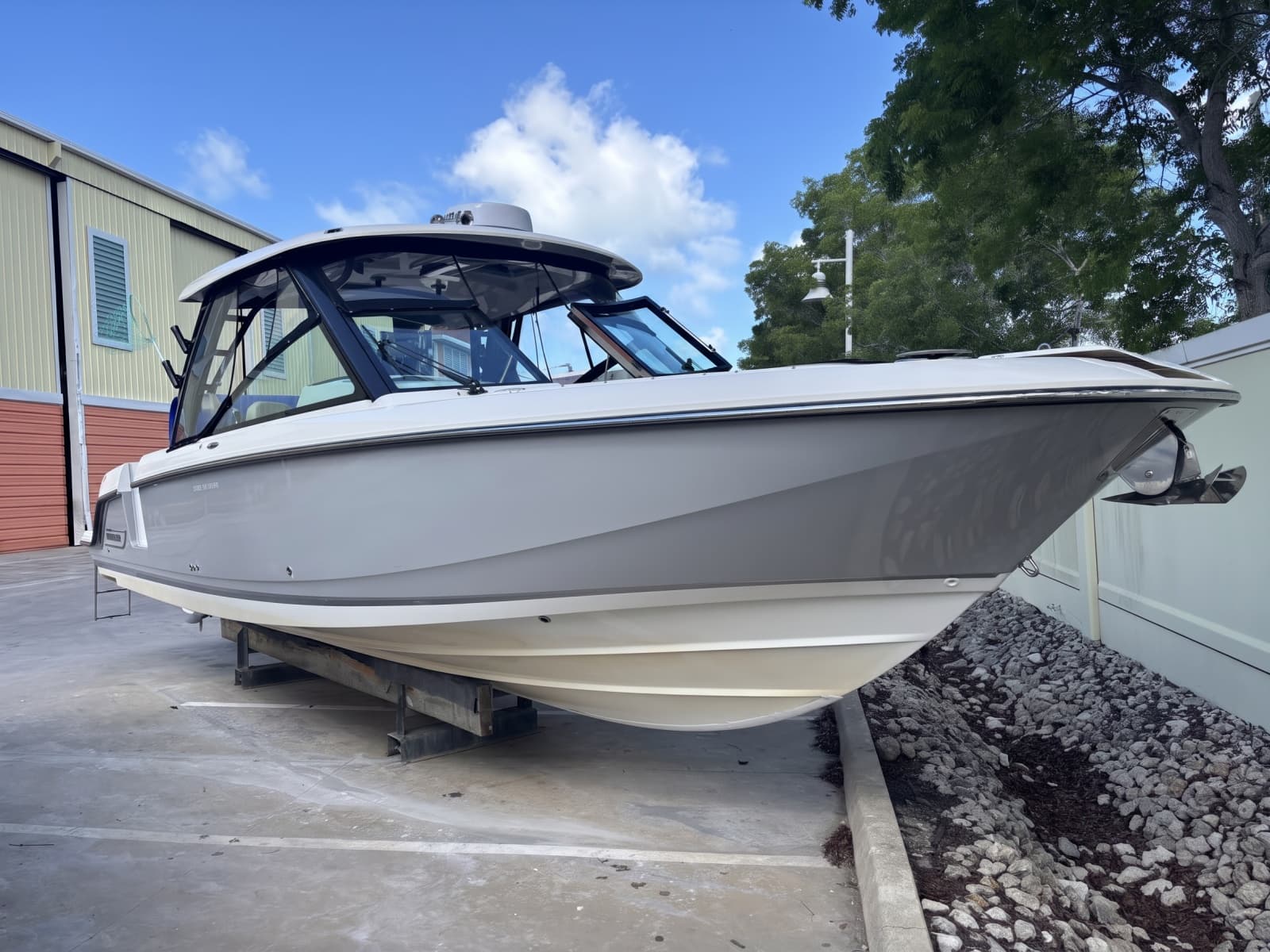 2024 Boston Whaler 320 Vantage - Photo 2