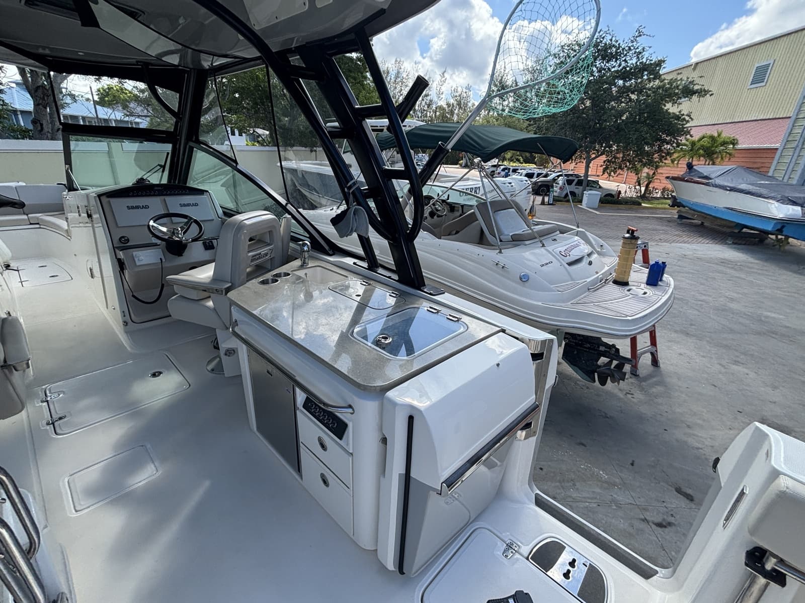 2024 Boston Whaler 320 Vantage - Photo 6