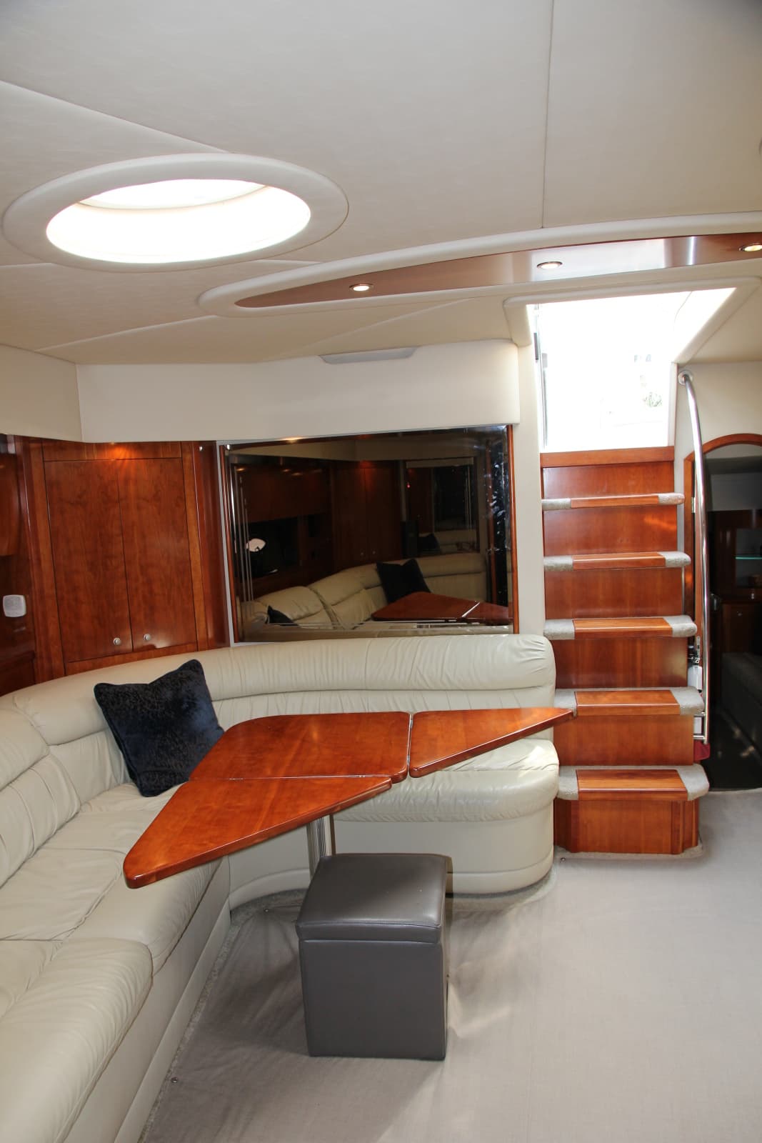 2007 Cruisers Yachts 520 EXPRESS - Photo 10