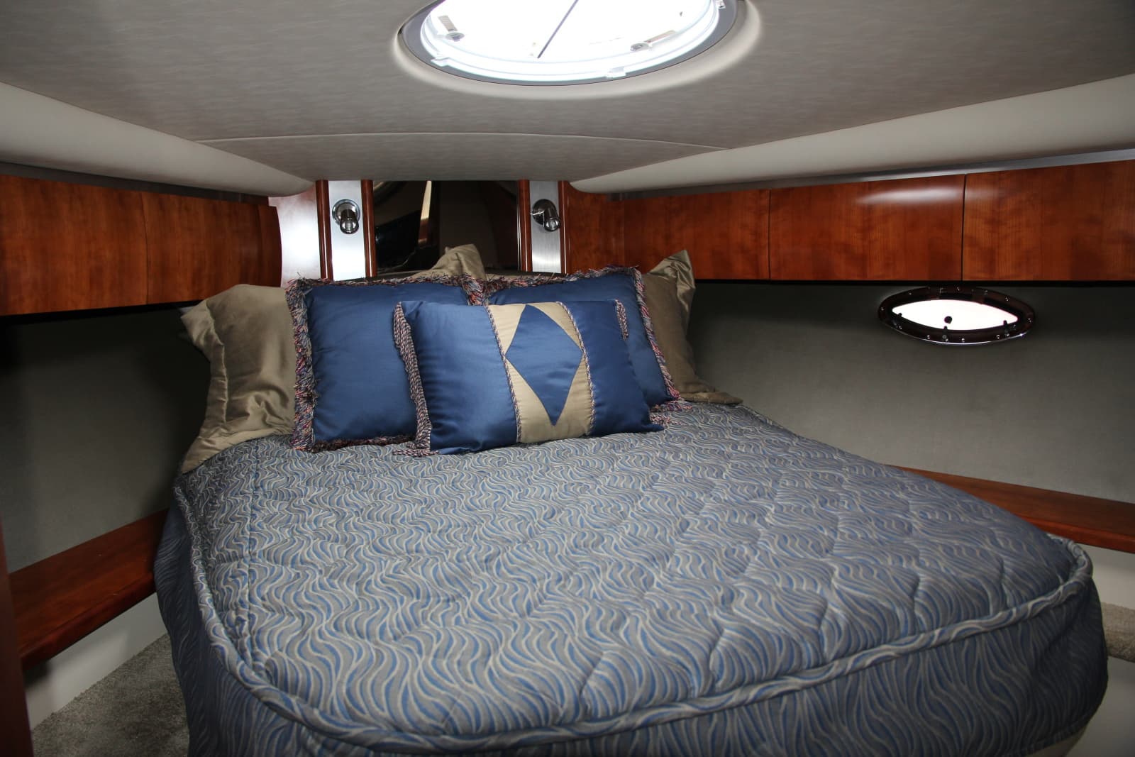 2007 Cruisers Yachts 520 EXPRESS - Photo 16