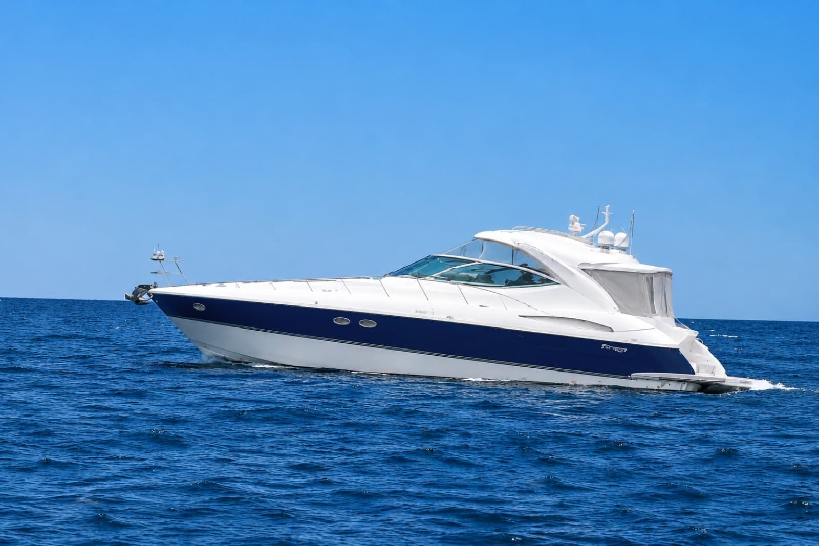2007 Cruisers Yachts 520 EXPRESS - Photo 1