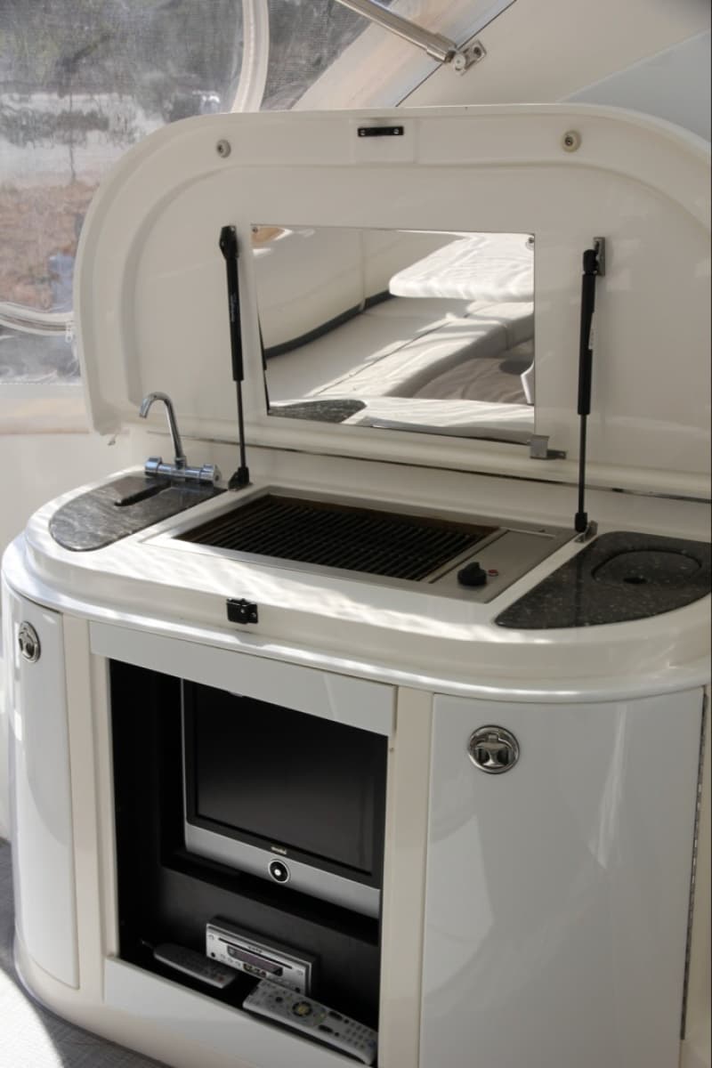 2007 Cruisers Yachts 520 EXPRESS - Photo 4