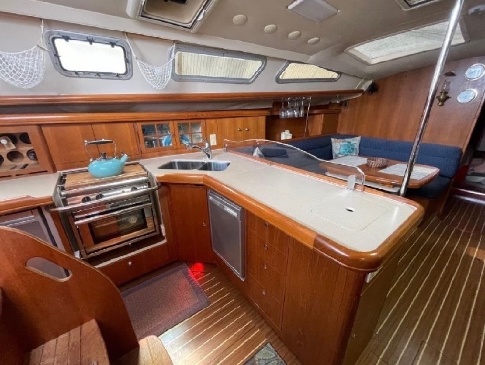 2006 Hunter Hunter 41 Aft Cockpit - Photo 23
