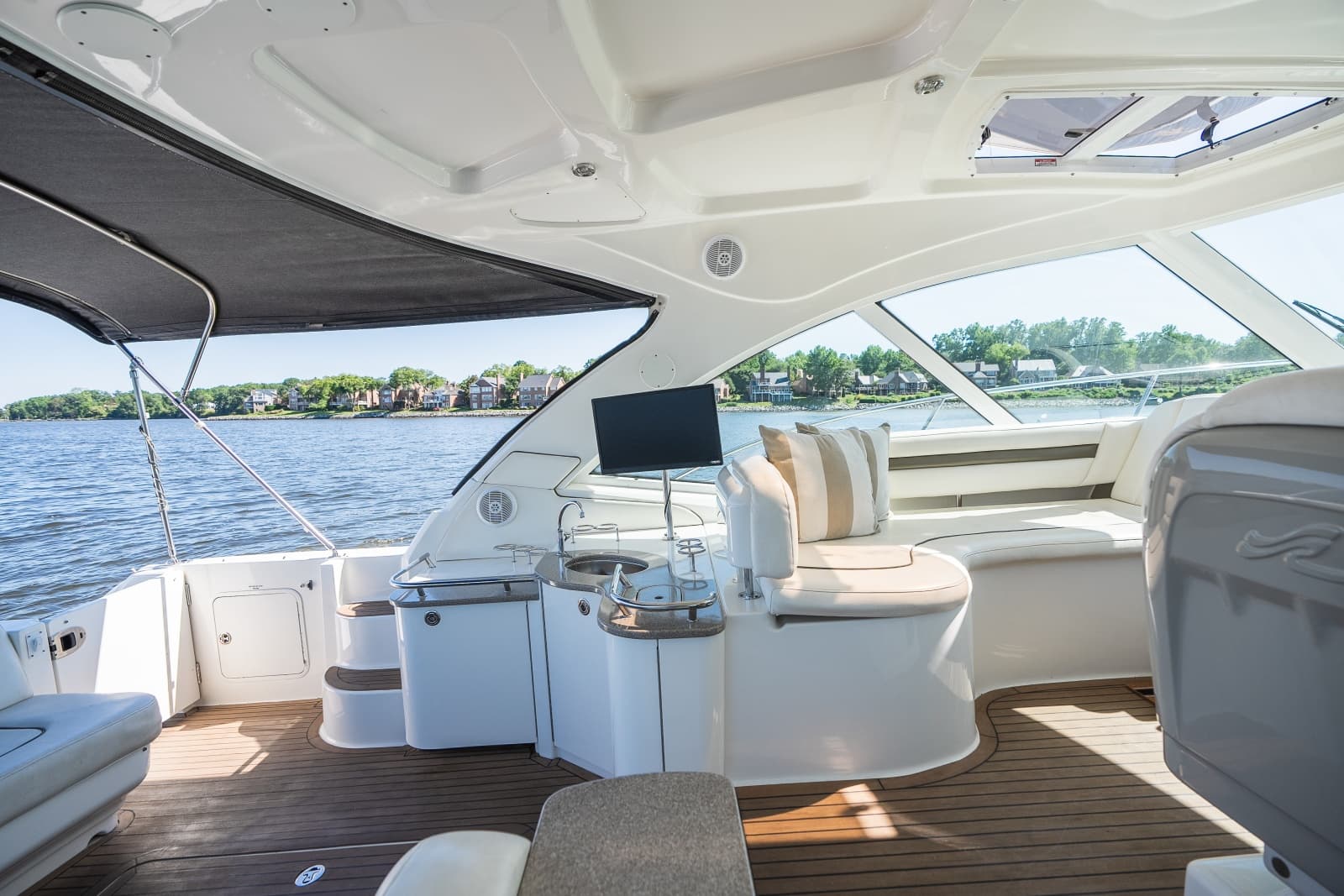 2005 Sea Ray 480 Motor Yacht - Photo 19